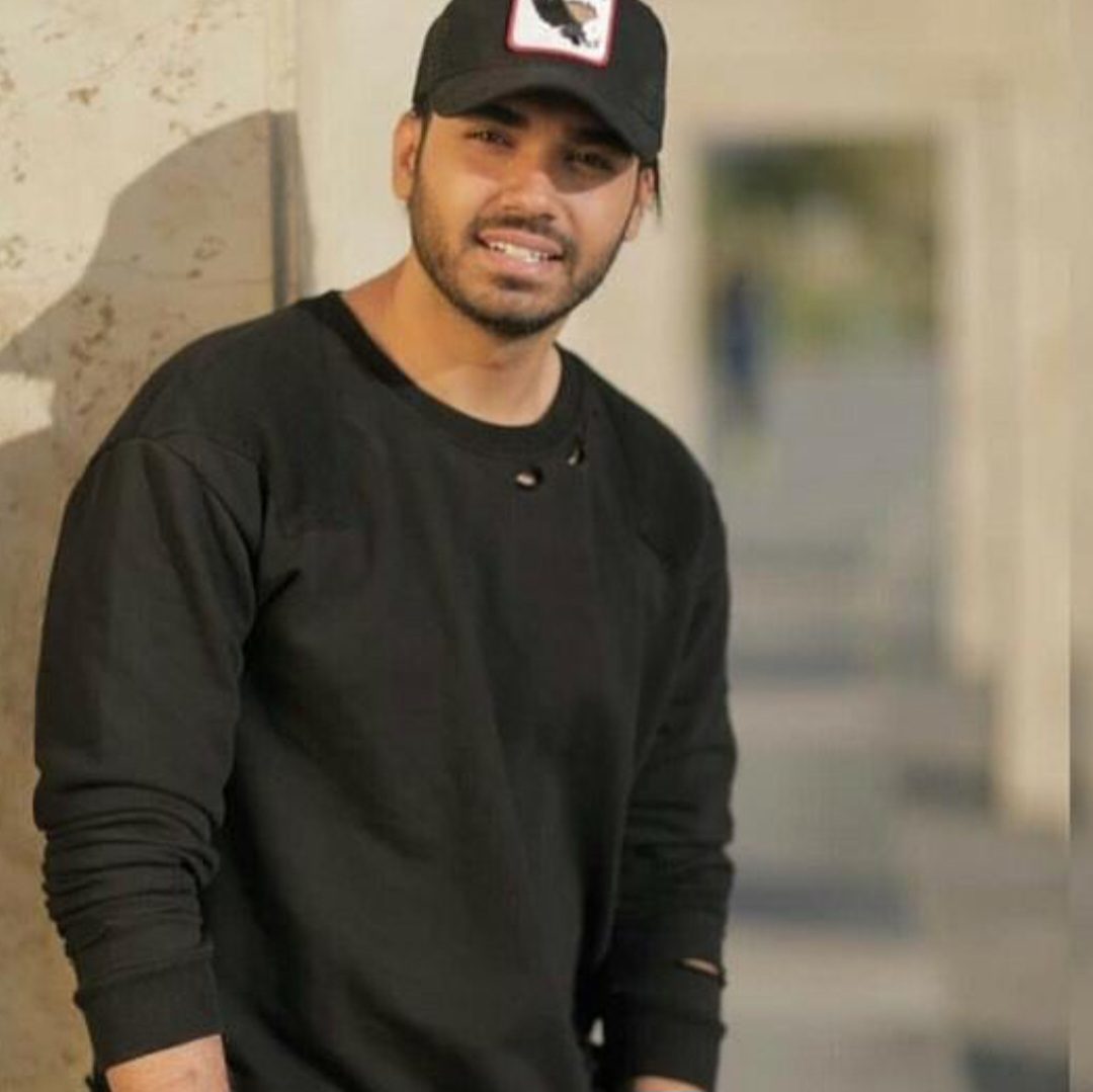 دانلود آهنگ سینا درخشنده دل من حق داشت هربار با تو بلرزه دانلود آهنگ سینا درخشنده دل من حق داشت هربار با تو بلرزه